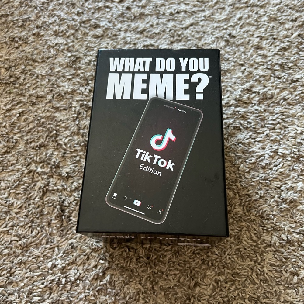 Famous tik tok card game. Never used, has all the cards!